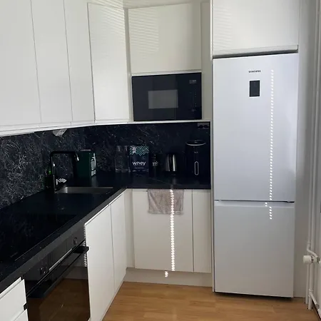 Cozy One-bedroom Near Forest And In