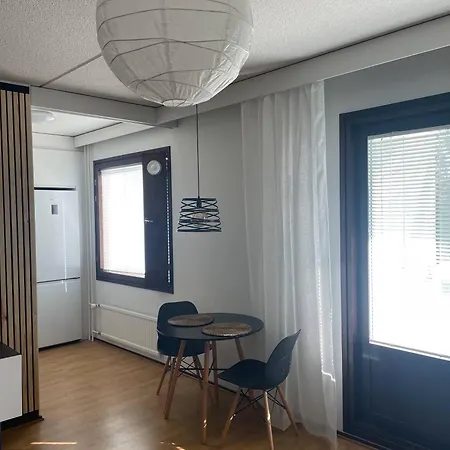 Cozy One-bedroom Near Forest And In Apartmán